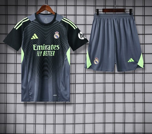 Real Madrid 2025/26 Gray Goalkeeper kit
