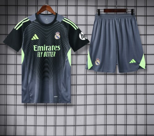 Real Madrid 2025/26 Gray Goalkeeper kit