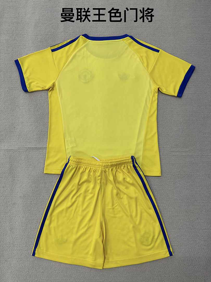 2026/27 Manchester United Yellow Goalkeeper Kids Kit 16-28