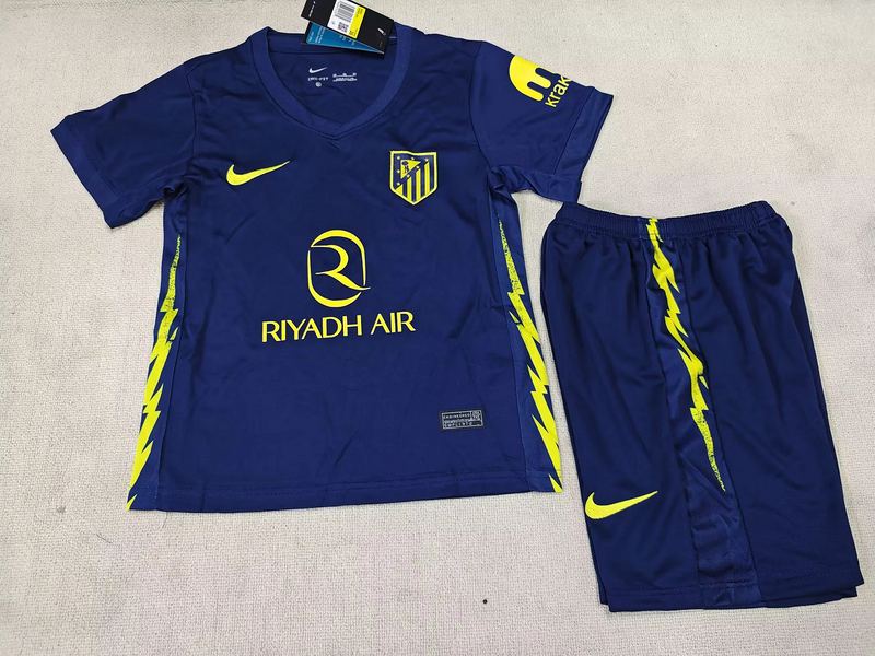 25-26 A MAD Away kid kit