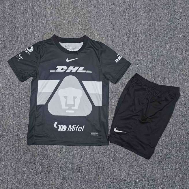 25-26 Pumas black goalkeeper kid kit