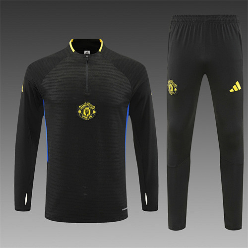 Manchester United 2025/26 Black Half zipper training clothes