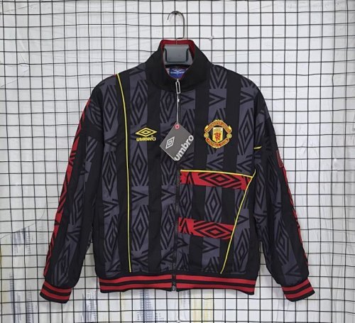 25-26 MNU black retro windbreaker