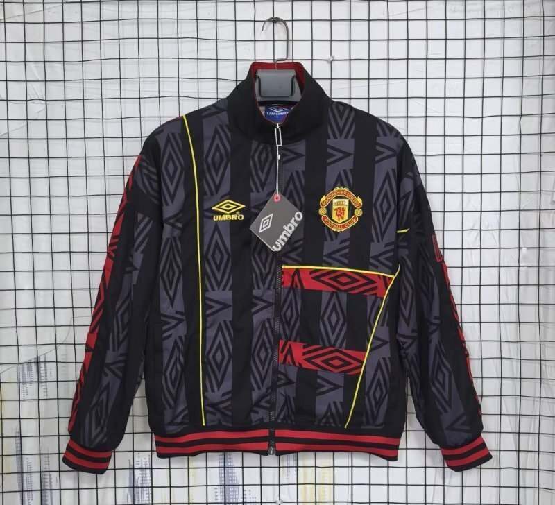 25-26 MNU black retro windbreaker